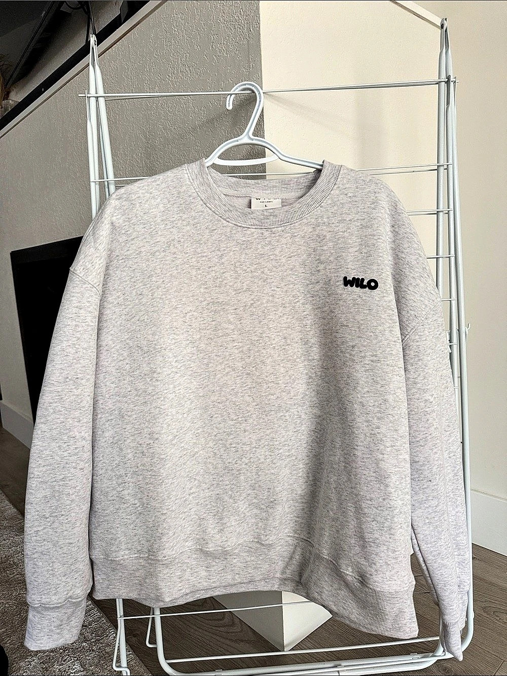 WILO Crewneck Graphic Sweatshirt in Gray Like New